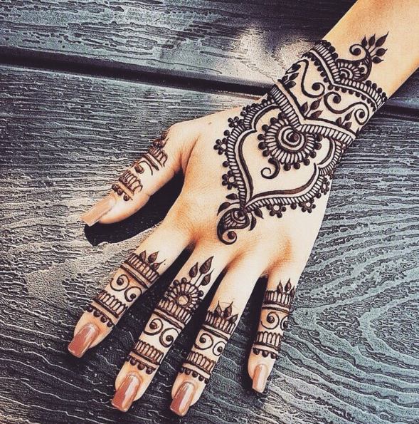 model henna tangan simple