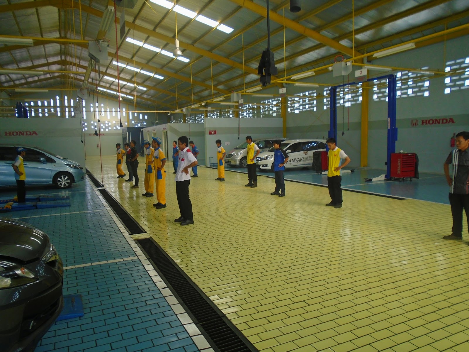 DEALER MOBIL HONDA PALANGKARAYA