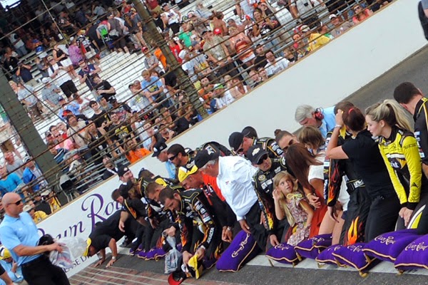 Gordon joined by his team, car owner, and family prepare to kiss the bricks at the Indianapolis Motor Speedway.  #crownheroes #jww400 #reignon #nascar 