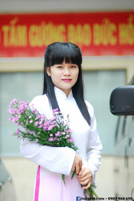 Chuẩn bị hoa chụp ảnh kỷ yếu Chuan bi hoa chup anh ky yeu