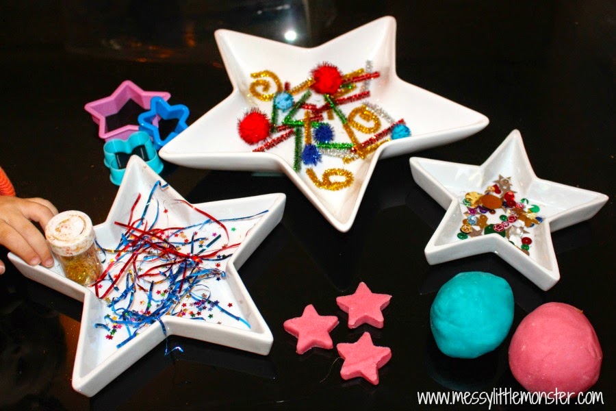 Playdough firework activity for toddlers and preschoolers. Great bonfire night or new years eve kids activity idea.