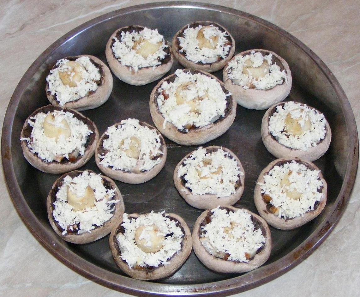 Ciuperci umplute la cuptor Preparatedevis.ro