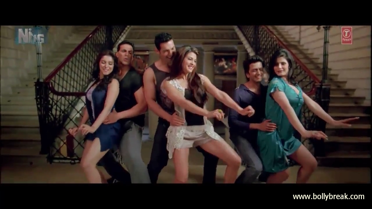 Jacquiline Fernandez Grind - Jacquiline Fernandez Nigthy Pics - Housefull 2 - Right now Song