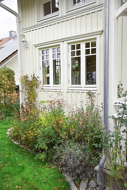 Landhausgarten mit schwedischem Haus / Musterhaus von Greenville