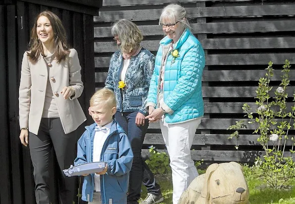 Crown Princess Mary of Denmark attended the opening of the Ringsted Krisecenters Sensory Garden and Playground on May 9, 2015 in Ringsted, Denmark. 