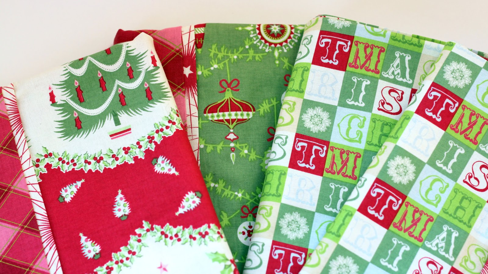 DIY Christmas Pillowcases The Cottage Mama