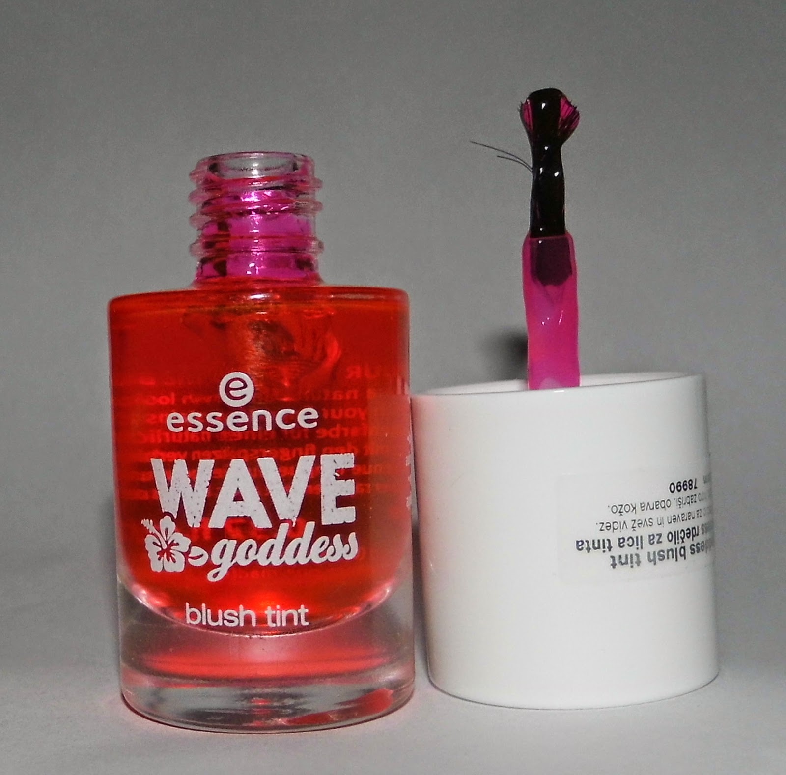 essence-wave-goddess-blush-tint-loose-your-heart-on-the-board