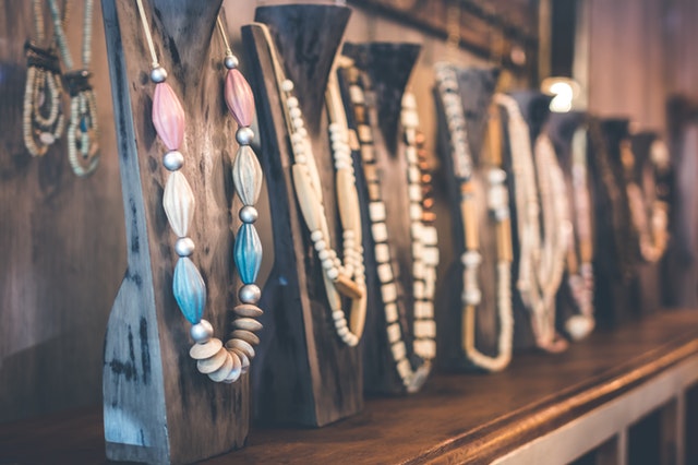 Perfect Displays for Long Necklaces | Nile Corp