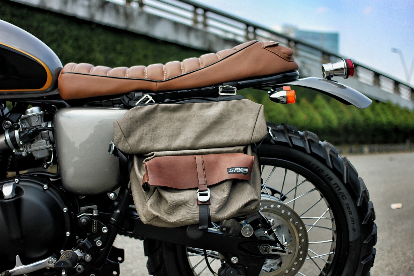 Triumph Bonneville t100 Cafe Racer