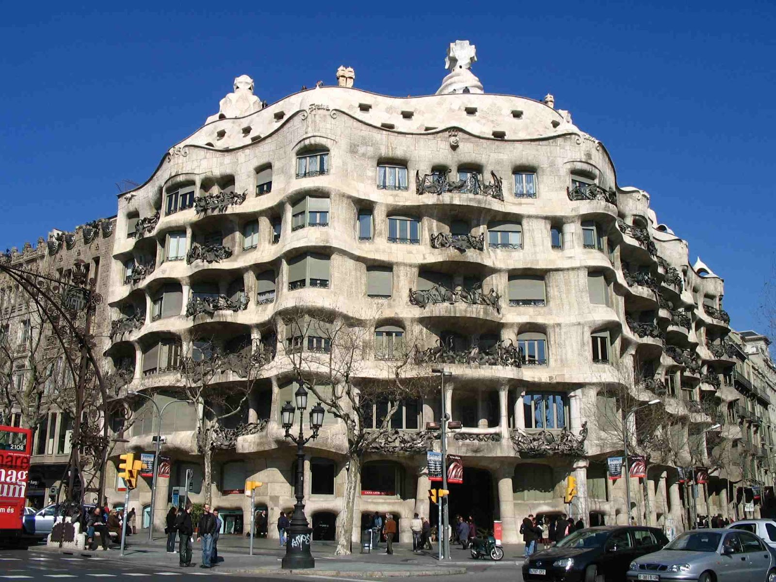 Fun in Barcelona LA PEDRERA Fun in Barcelona LA PEDRERA