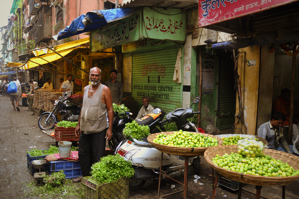 Picture of a vegetable market in the Byculla area of Mumbai in India.