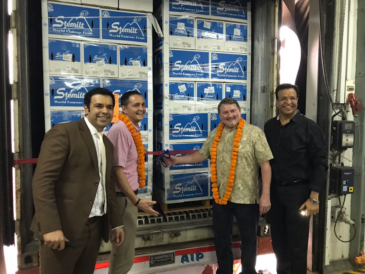 Stemilt Inaugurates IG International’s newly acquired cold store ...