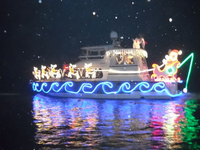 My Riverhouse Life: Christmas Ships Parade