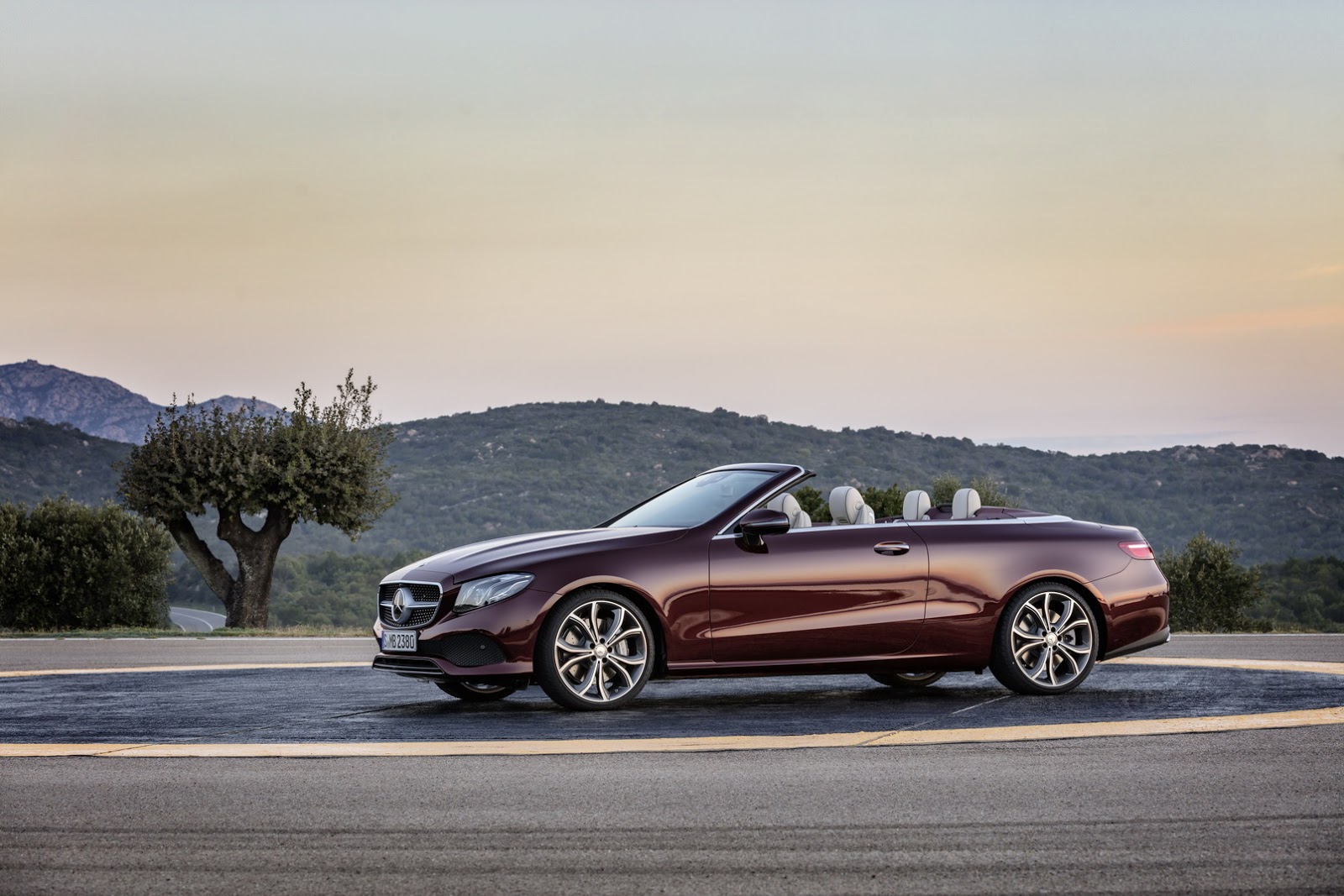 2018-Mercedes-E-Class-Convertible-55.jpg