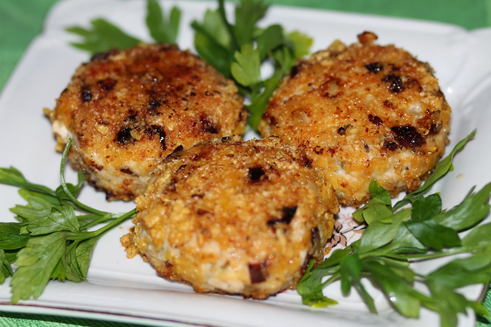 Котлеты с сыром и оливками