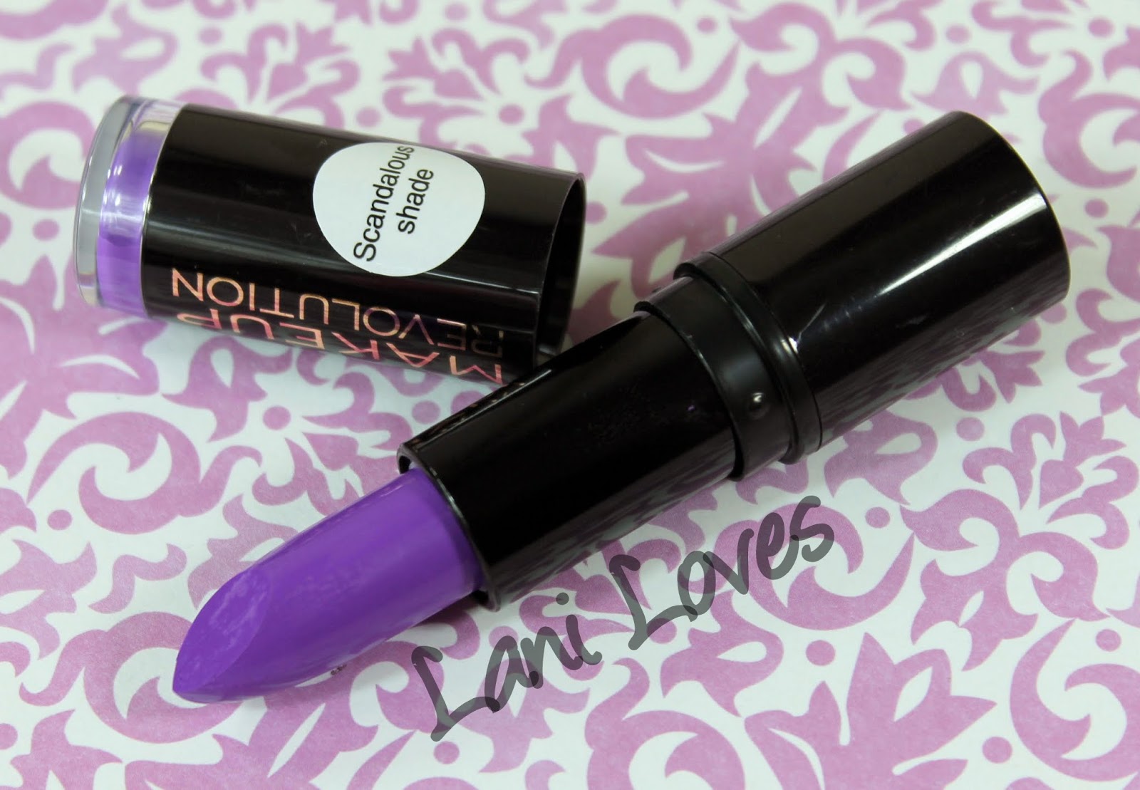 Makeup Revolution Amazing Lipstick - Depraved Swatches & Review