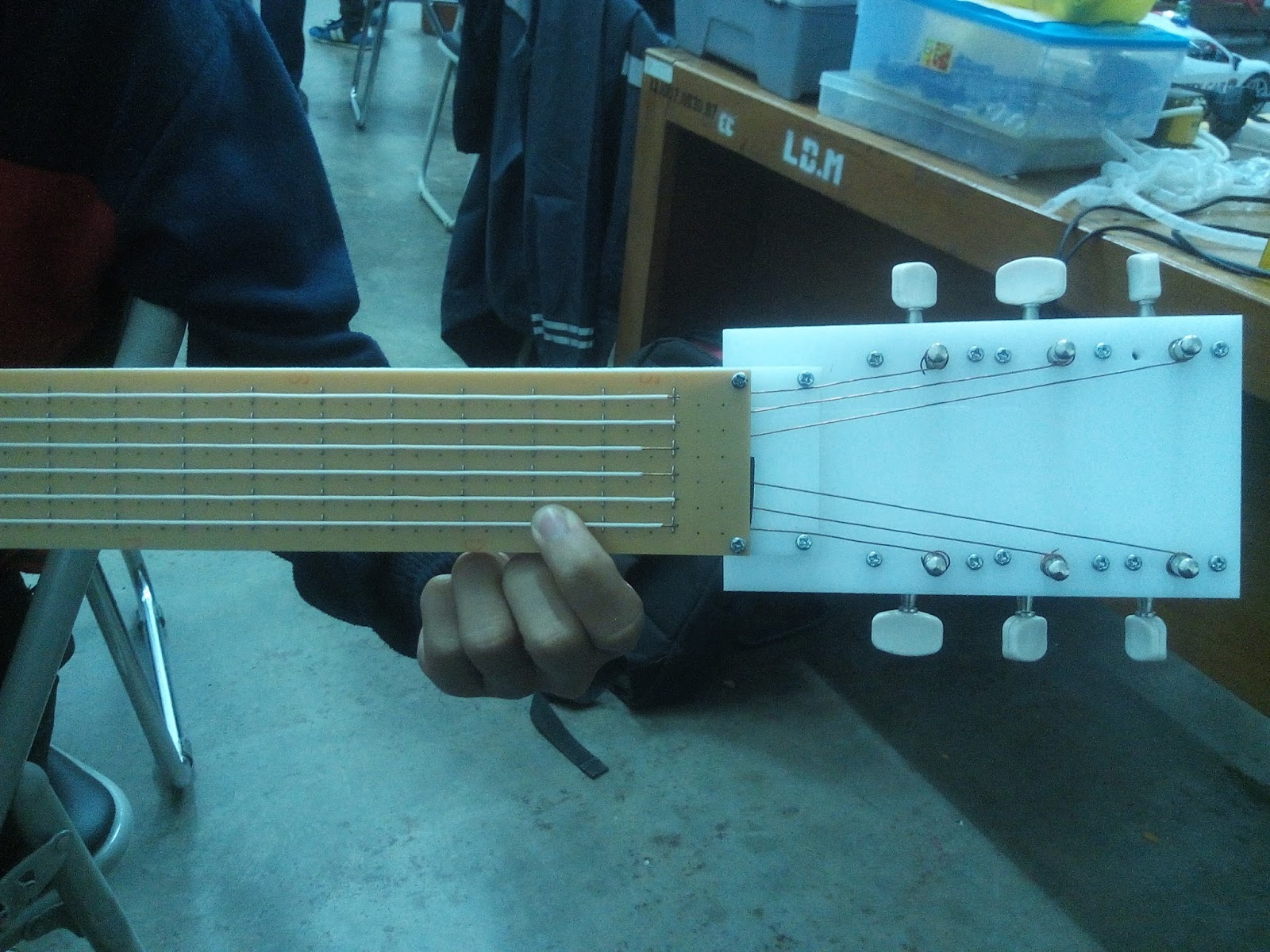 Practice makes Perfect! Tugas Akhir Gitar Elektronik