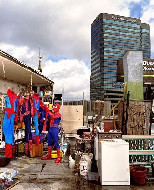 Photo : 生活臭が漂うスパイダーマンの洗濯風景