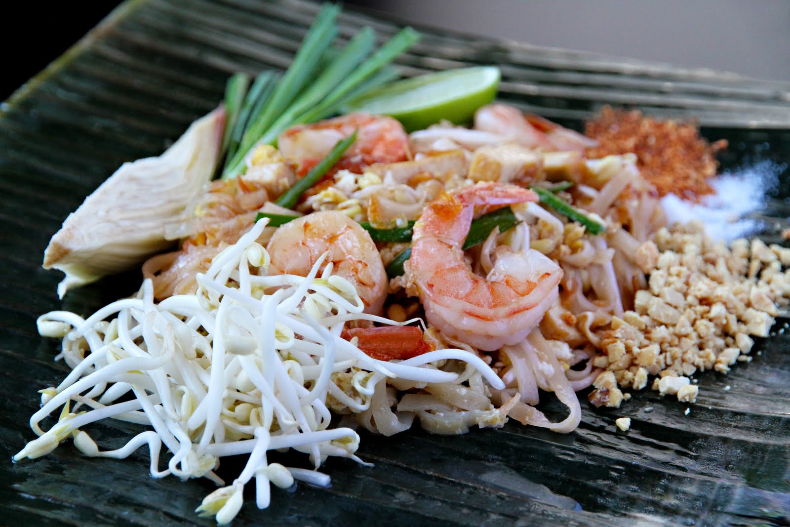 Pad Thai Recipe (ผัดไทย) - Part Five: Making Pad Thai ...