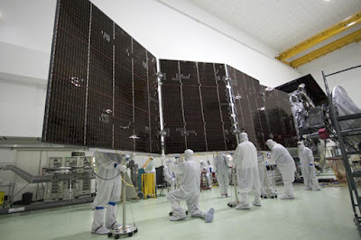 Sonda spaţială Juno s-a plasat pe orbita planetei Jupiter (Updated)