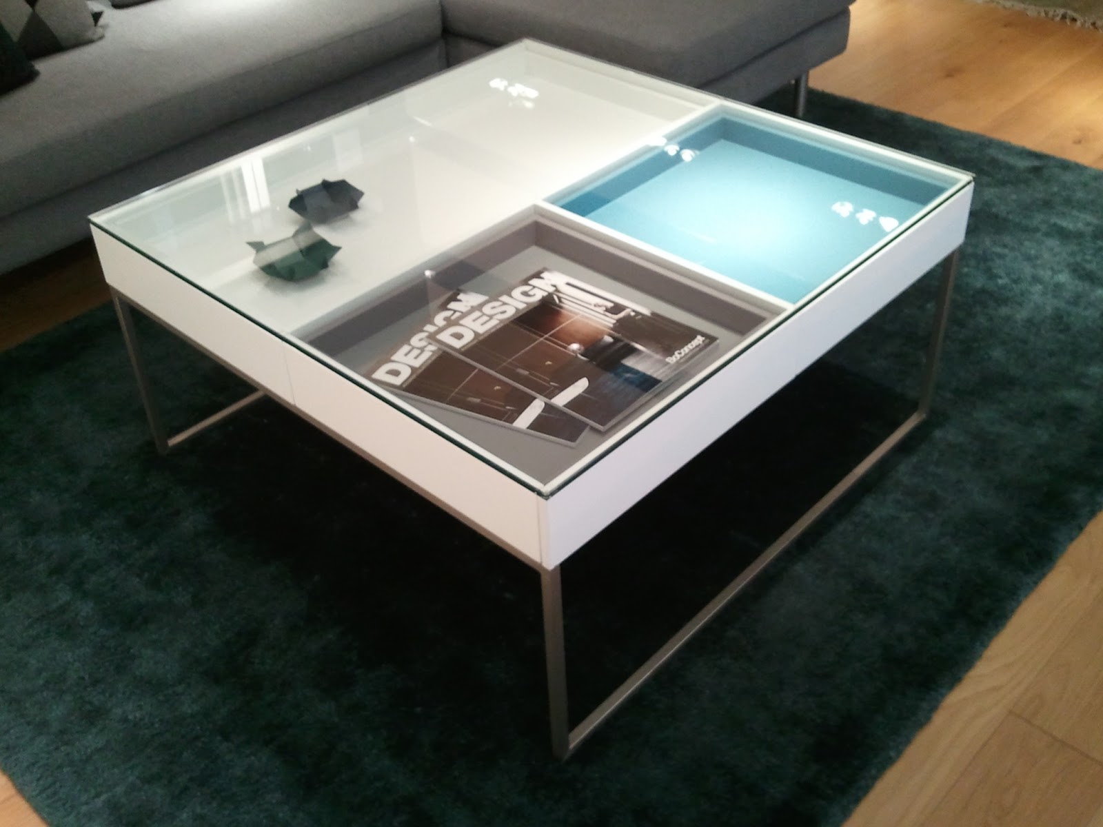 BoConcept ディスプレイ収納付きリビングテーブル