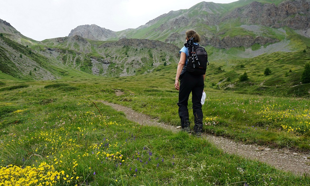 Alpine plateau before Col des Estronques