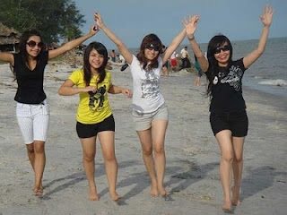 ABG Nakal Pesta Bikini Seksi di Pantai - Dunia Tante dan ABG