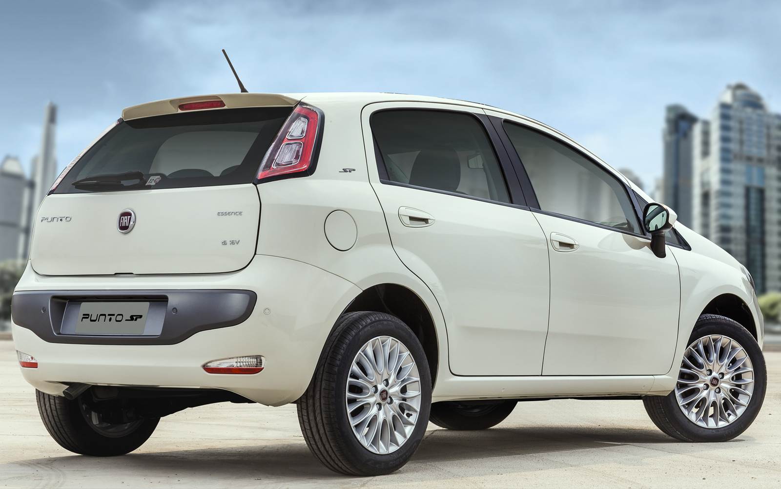 fiat essence fiat essence