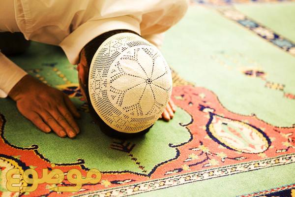 Hukum Sutrah Shalat Sebagai Batasan Berdiri Ketika Shalat Hukum Sutrah Shalat Sebagai Batasan Berdiri Ketika Shalat