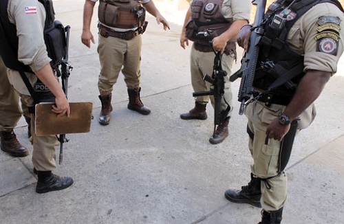 Em sete meses, 52 policiais foram mortos ou baleados na Bahia Em sete meses, 52 policiais foram mortos ou baleados na Bahia