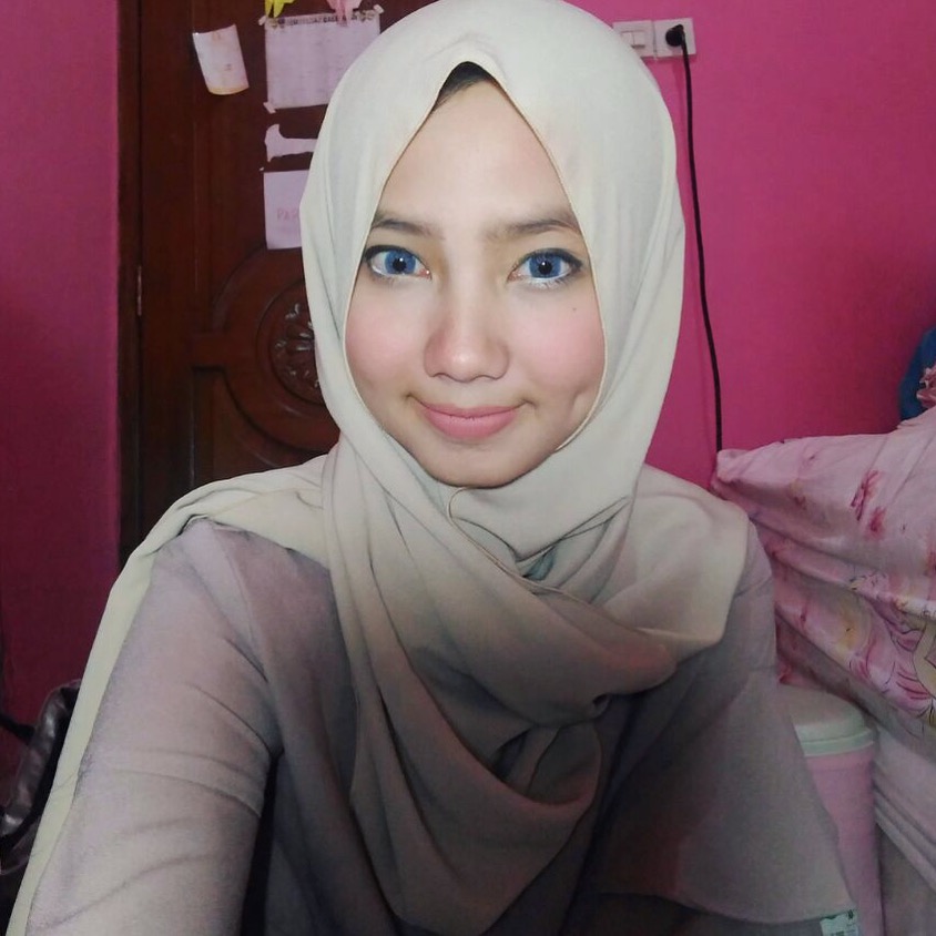 MakeUp Artist Jakarta IRIS AZLOU MAKE UP ARTIST JAKARTA