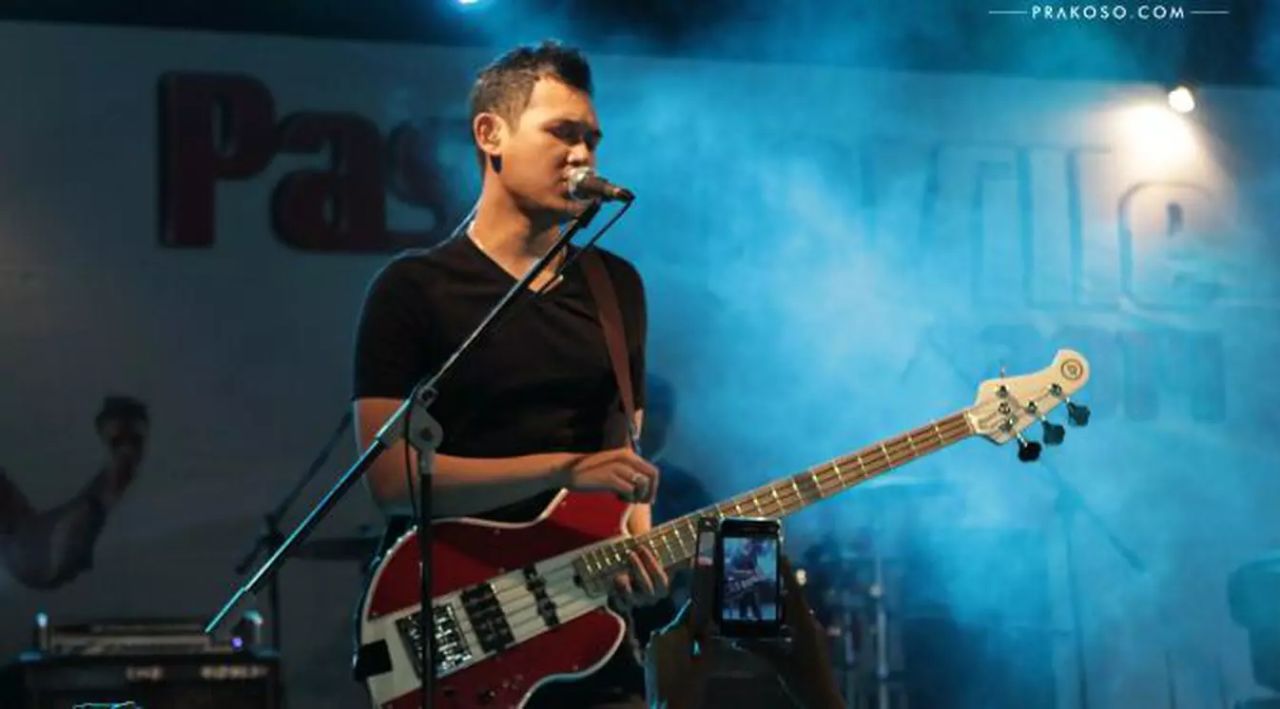 Thedarlingbakers: Bondan Prakoso Narkoba Lirik Lagu