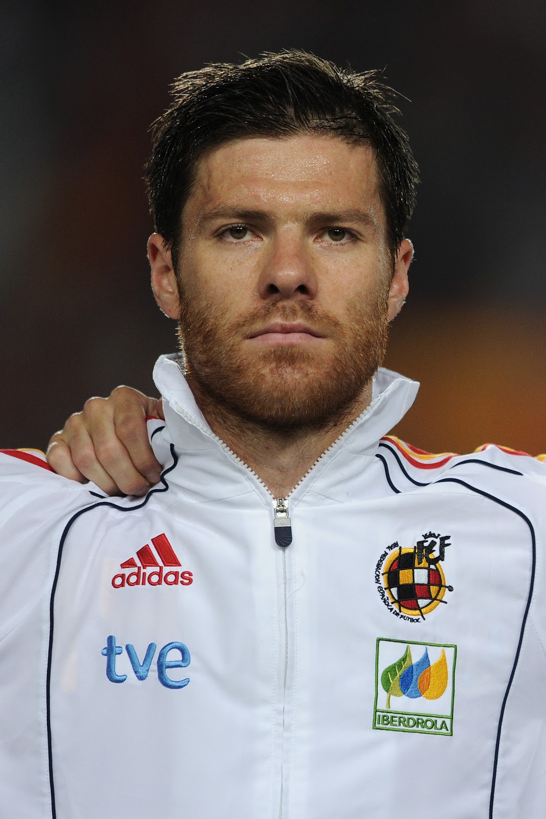 http://3.bp.blogspot.com/-8JskbmUSE90/Tv6TcJeeF1I/AAAAAAAAEI8/Vdhpk1CVkpQ/s1600/Xabi+Alonso+III.jpg