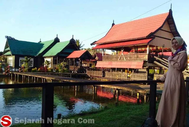 Gambar Rumah adat nuansa klasik Kalimantan Utara
