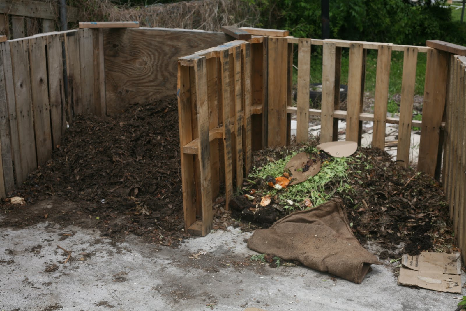Delachaise Community Gardens DCG Compost Pit