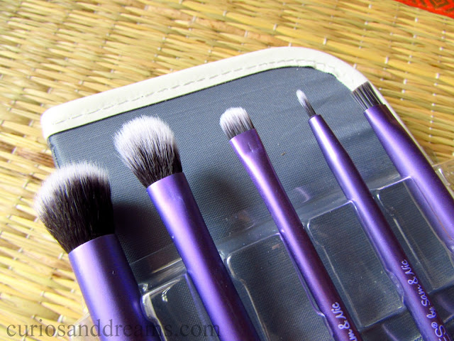 Real Techniques Eyes Starter Set review, Real Techniques India, Real Techniques review, Real Techniques Review India, Real Techniques brush review
