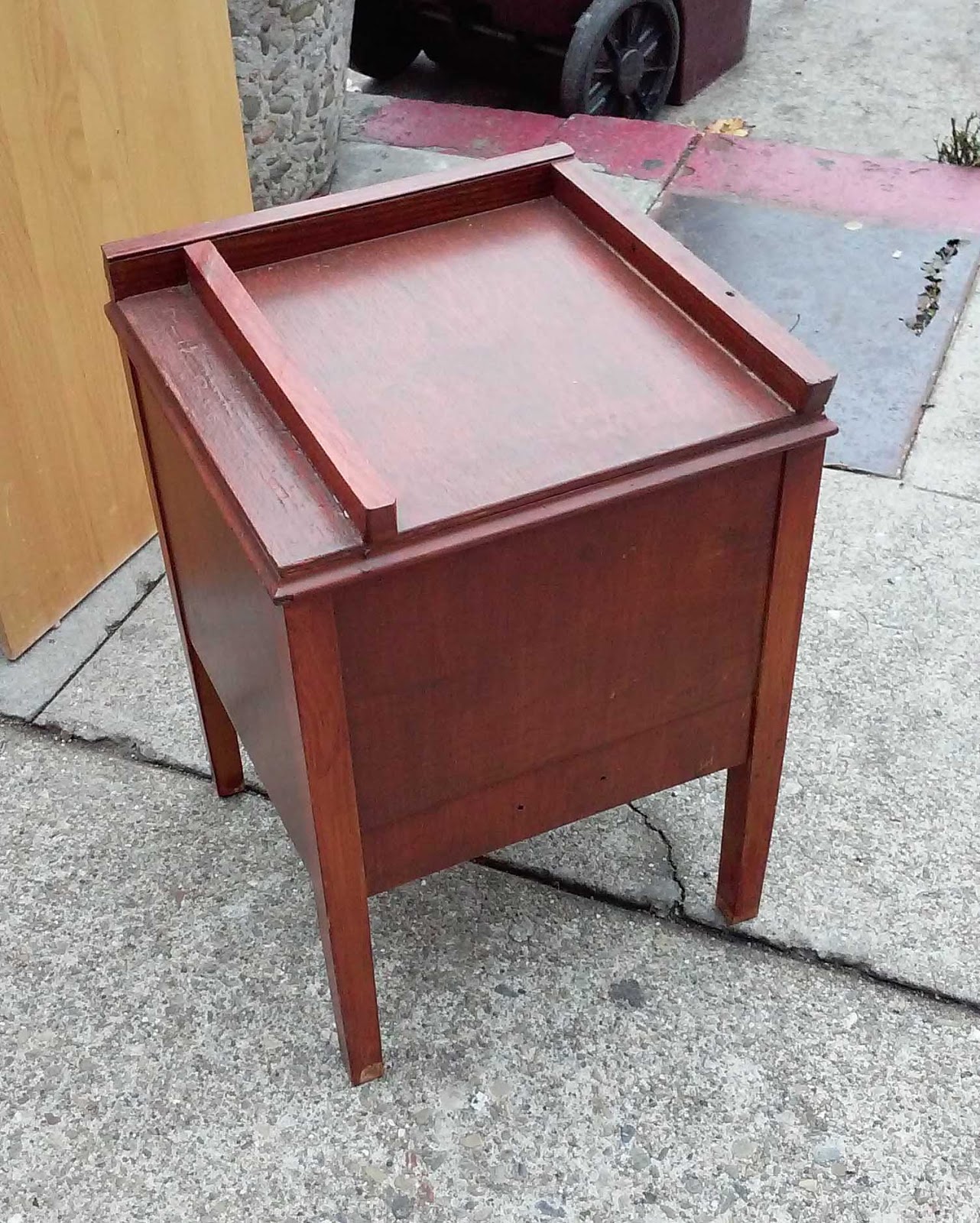 UHURU FURNITURE & COLLECTIBLES SOLD Vintage End Table Chest 20