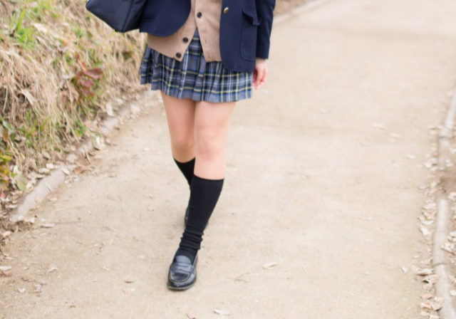 Siswi di Jepang Protes Mengenai Aturan Yang Melarang Penggunakan Celana Ketat di Sekolahnya
