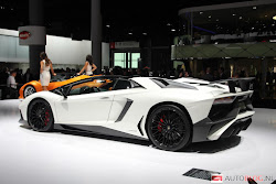 lamborghini aventador roadster superveloce lp750 sv magnificent looks autoblog nl source