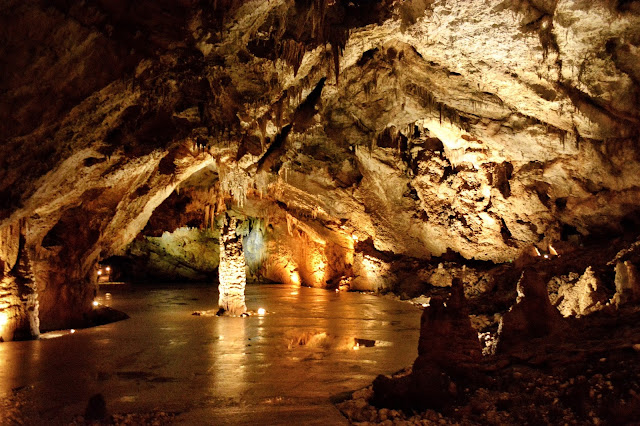Самые красивые места Черногории. липская пещера