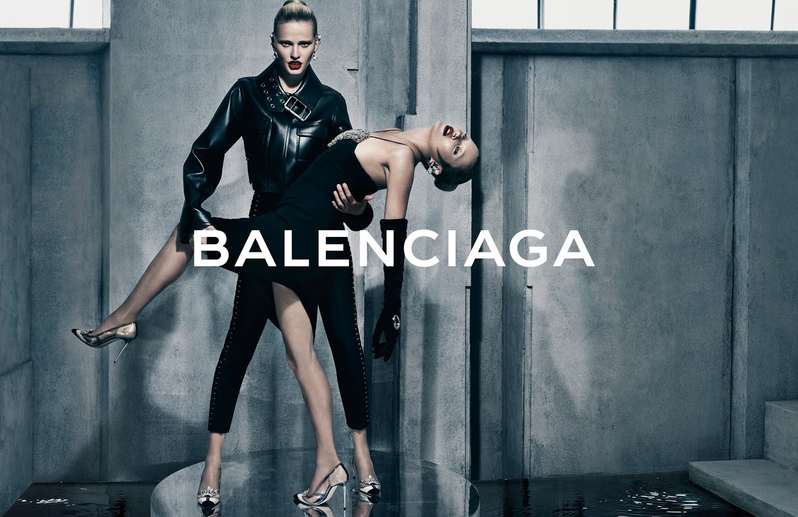 marxismo Mejor junio Ad Campaign: Balenciaga: Fall/Winter 2015.16: Lara Stone and Kate Moss by  Steven Klein