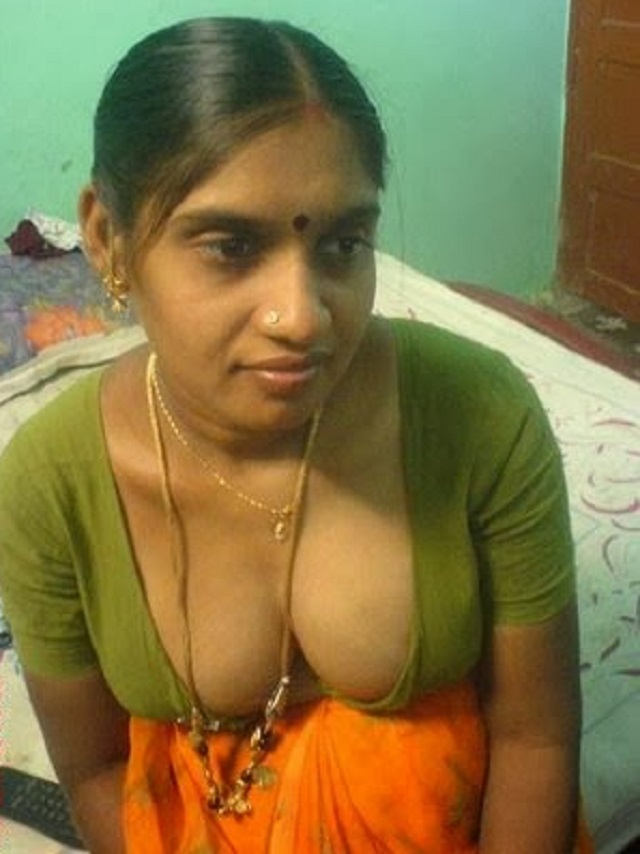 Aunty Mulai Photo - Hot Aunty Photos Tamil Aunty Saradha Blouse Mulai Photos Hot PicsSexiezPix  Web Porn