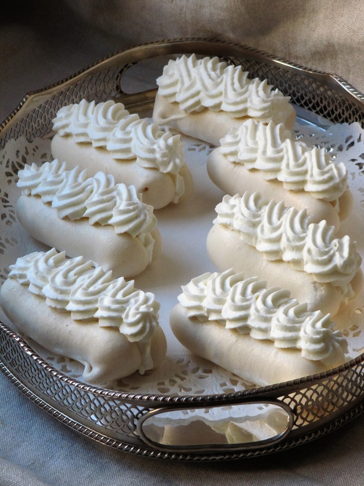 La cuisine d'ici et d'ISCA Meringues Chantilly