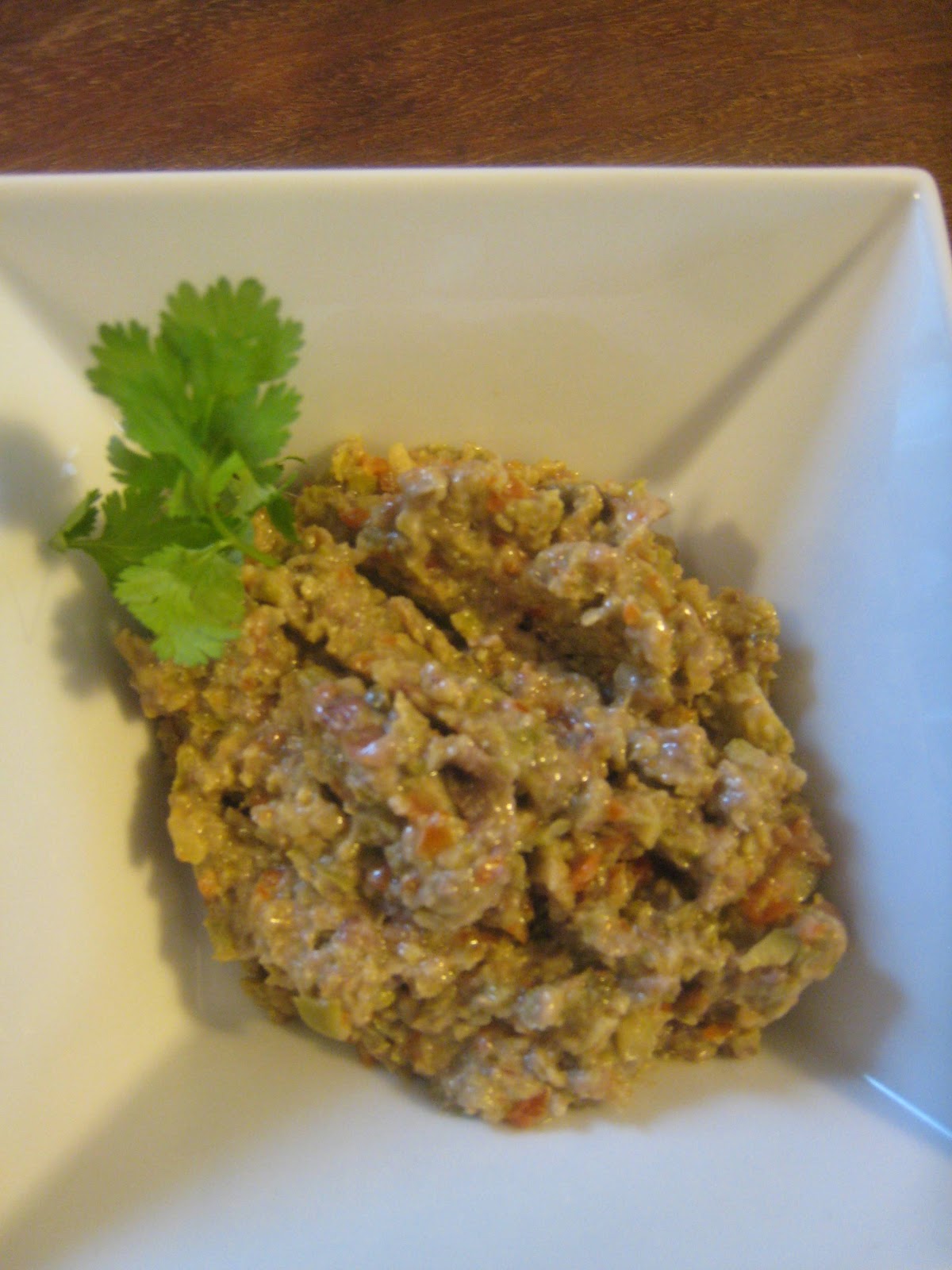 Proeven op zondag Tapenade met groene olijven en ansjovis, lekkere