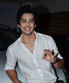 Himansh Kohli Family Wife Son Daughter Father Mother Marriage Photos Biography Profile.