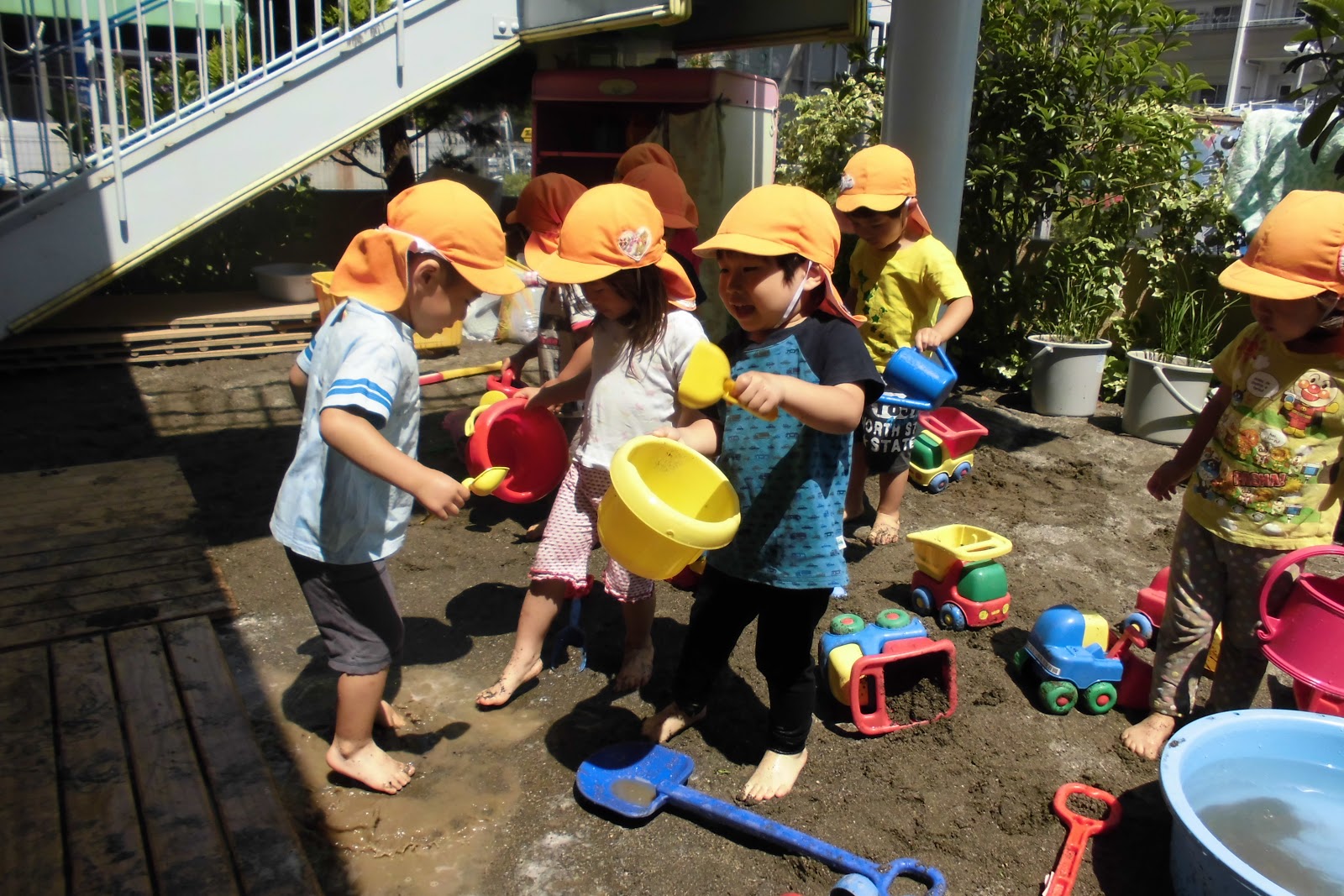 ｙｍｃａとつか保育園ｙｍｃａとつか乳児保育園 公式ブログ どろんこ遊びをしたよ