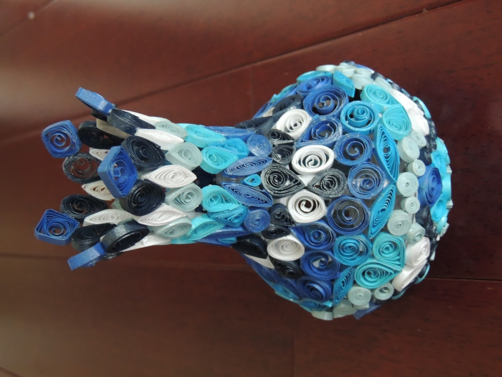 Arts From Shweta 3D quilling vase