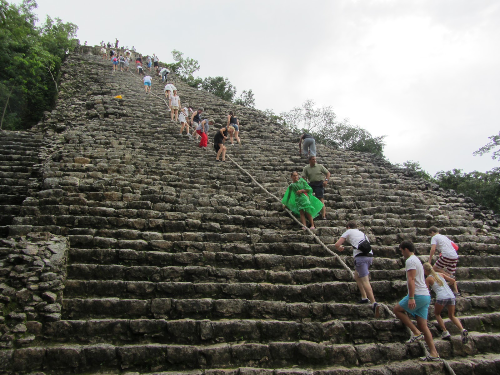 Visitar as ruínas de COBA | Uma ruína maia escondida na selva do México