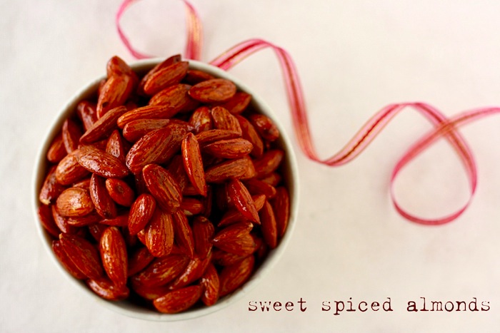 Honey Vanilla Spiced Almonds by SeasonWithSpice.com