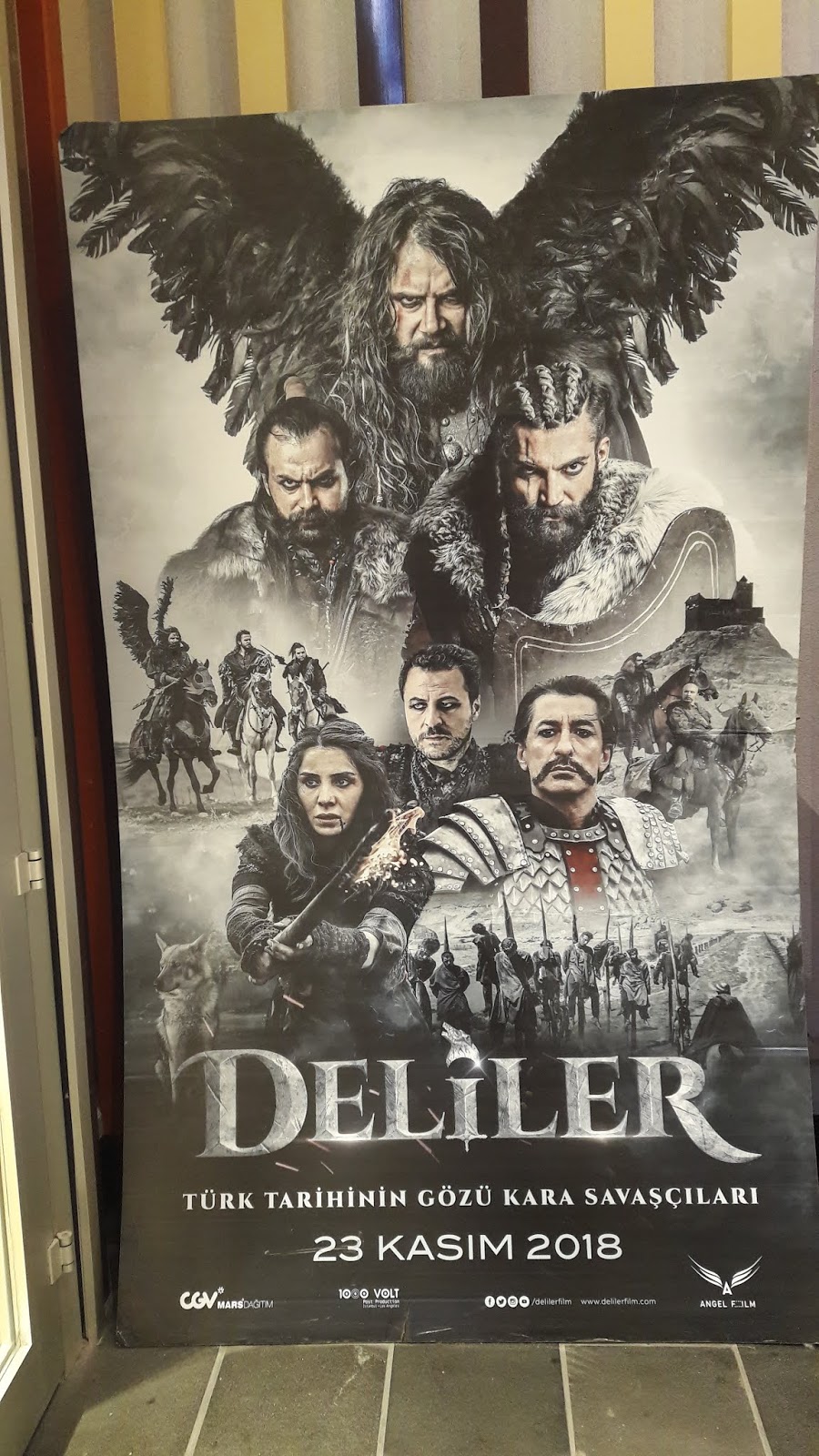 Osmanli Ordusunun Fedaileri Deliler Beyaz Tarih